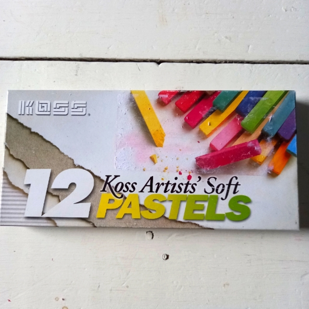 Koss set of 12 soft pastels
